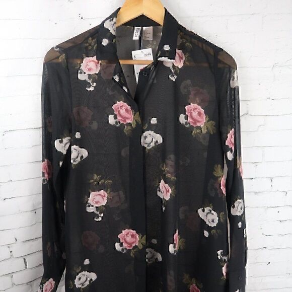 DIVIDED H&M BLACK SHEER LONG SLEEVE ASYMETRICAL PINK ROSE SCULL TOP SIZE 2 NWT - Picture 7 of 8